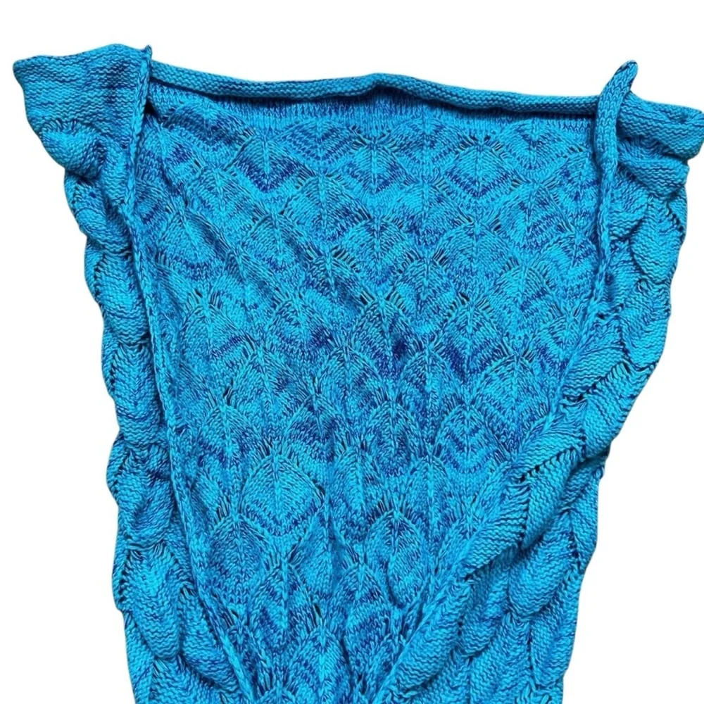 Beautiful mermaid tail knit leg cover